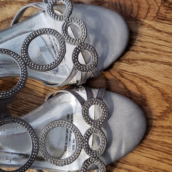 (9) Tradition Strapply Sling Back Kitten Heels Metallic Satin Party Wedding - Picture 6 of 10